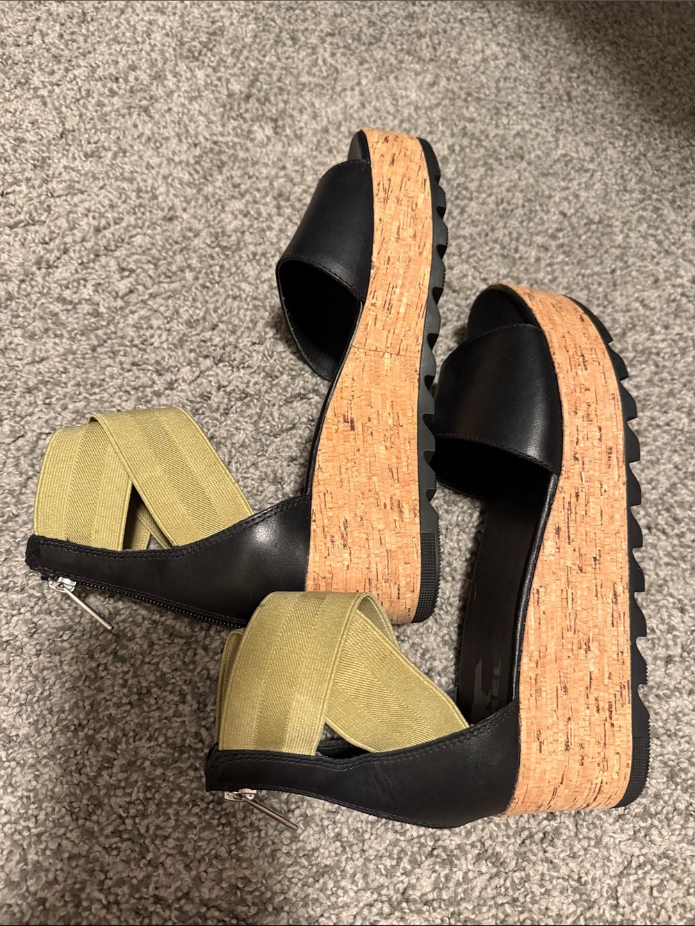 Sorel Women's Black Platform Sandals with Olive Wrap Ankle Straps - Picture 4 of 4